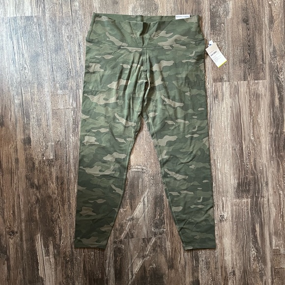 Old Navy Balance High Rise Camo Leggings Go-Dry Breathable Women’s Size XXL - Picture 3 of 7